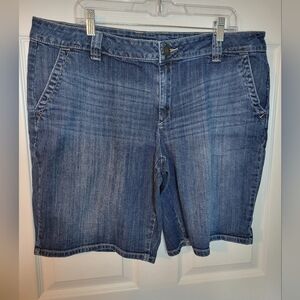 Liz Claiborne Shorts Size 18 Womans Plus Blue Jean Button Zipper Pockets